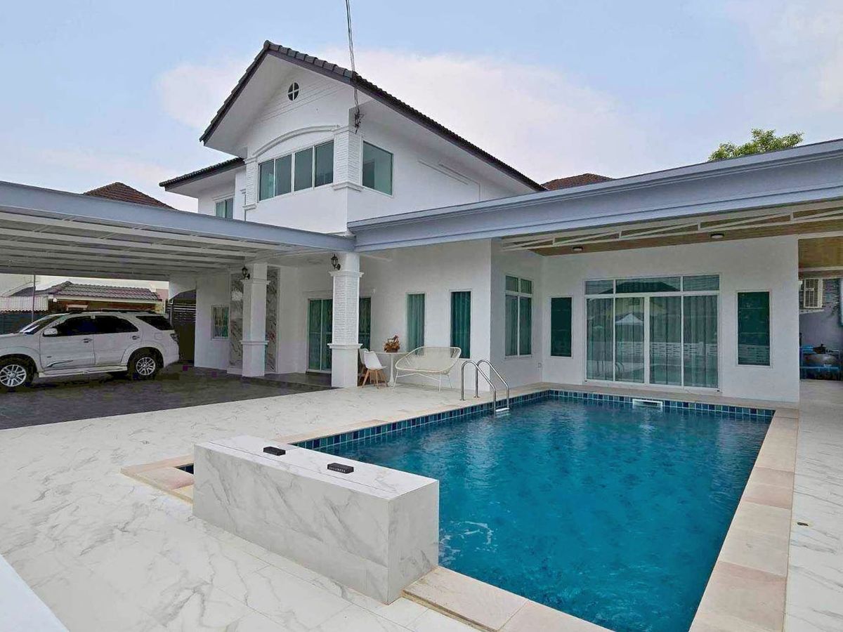 ให้เช่าบ้านเชียงใหม่ : บ้านสวยพร้อมสระว่ายน้ำส่วนตัว ให้เช่าเดือนละ 40,000 บาท ใกล้สนามกอล์ฟเอ็มสปอร์ตคอมเพล็กซ์เพียง 5 นาที No.12H435