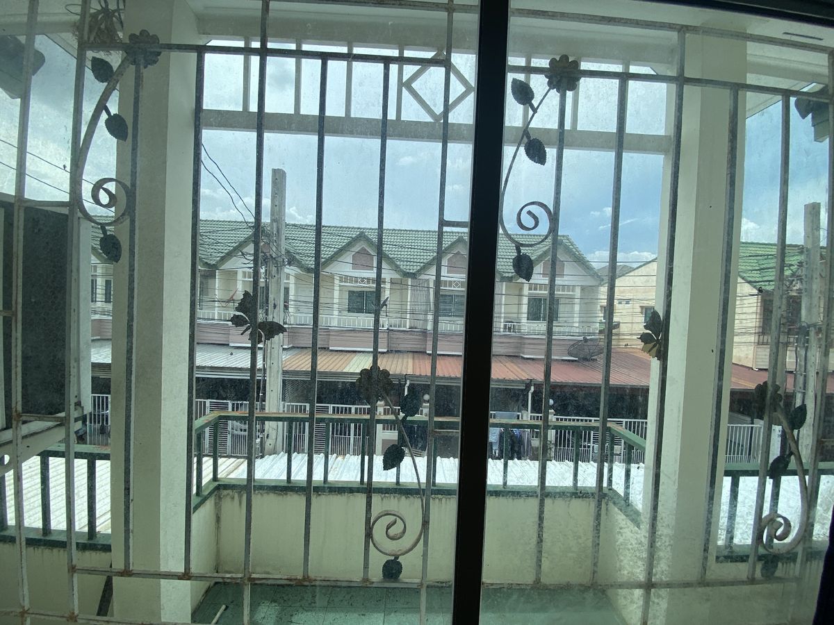 ขายทาวน์โฮมลาดพร้าว101 แฮปปี้แลนด์ : ขายด่วน! ทาวน์เฮ้าส์2ชั้น ใกล้สถานีBTS ลาดพร้าว101 3น.2น.1แอร์บ้านใหม่ 2ปี
ต่อเติมหลังคาทั้งหน้า-หลังบ้าน ทางลัดไปถนนเลียบทางด่วนเอกมัยรามอินทรา(ราคาต่อรองได้)