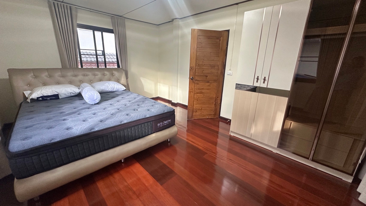 Ratchada area, 2 -story house, 45 sq.w., 200 sq.m., 2 water Huai Khwang 4air conditioner with Ferre, KIS International School 900 M.4 Loading...