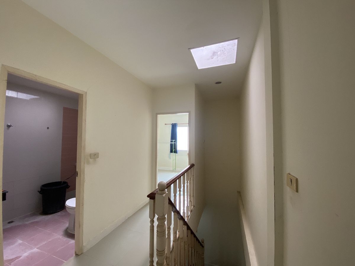 ขายทาวน์โฮมลาดพร้าว101 แฮปปี้แลนด์ : ขายด่วน! ทาวน์เฮ้าส์2ชั้น ใกล้สถานีBTS ลาดพร้าว101 3น.2น.1แอร์บ้านใหม่ 2ปี
ต่อเติมหลังคาทั้งหน้า-หลังบ้าน ทางลัดไปถนนเลียบทางด่วนเอกมัยรามอินทรา(ราคาต่อรองได้)