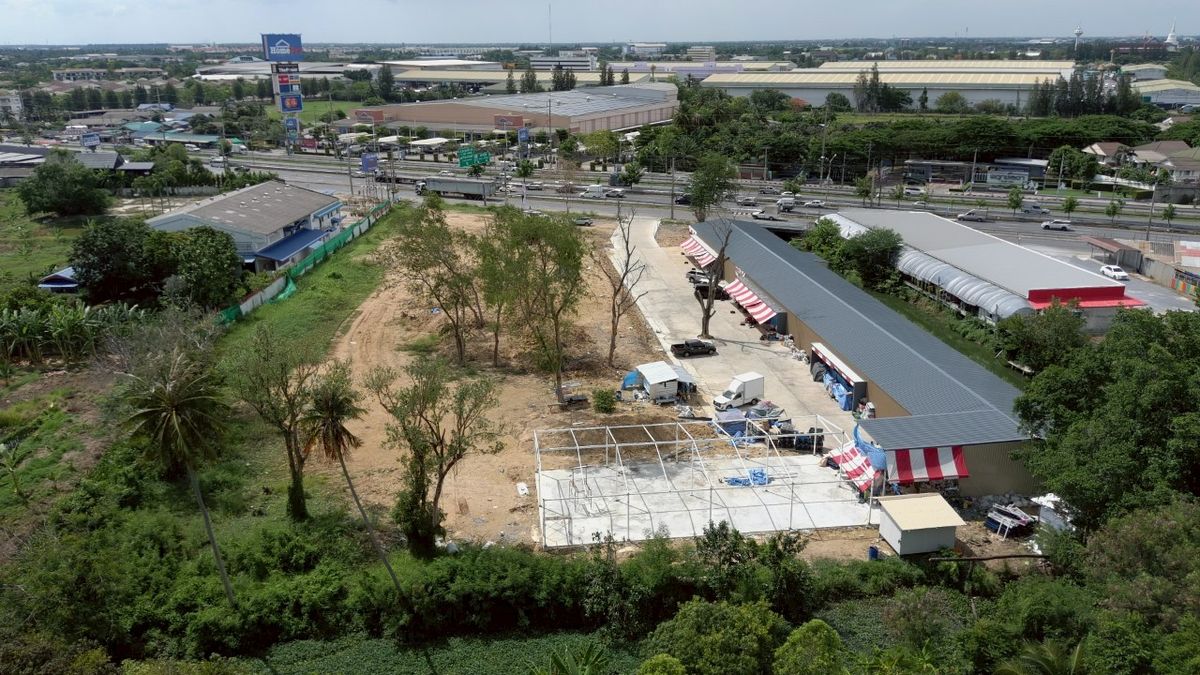 ให้เช่าที่ดินปิ่นเกล้า จรัญสนิทวงศ์ : โอกาสทอง! ให้เช่าที่ดินติดถนนบรมราชชนนี 1 ไร่ สามพราน นครปฐม ทำเลธุรกิจศักยภาพสูง (แปลงที่ 1) - พิเศษ! ไม่มีค่าหน้าดิน!