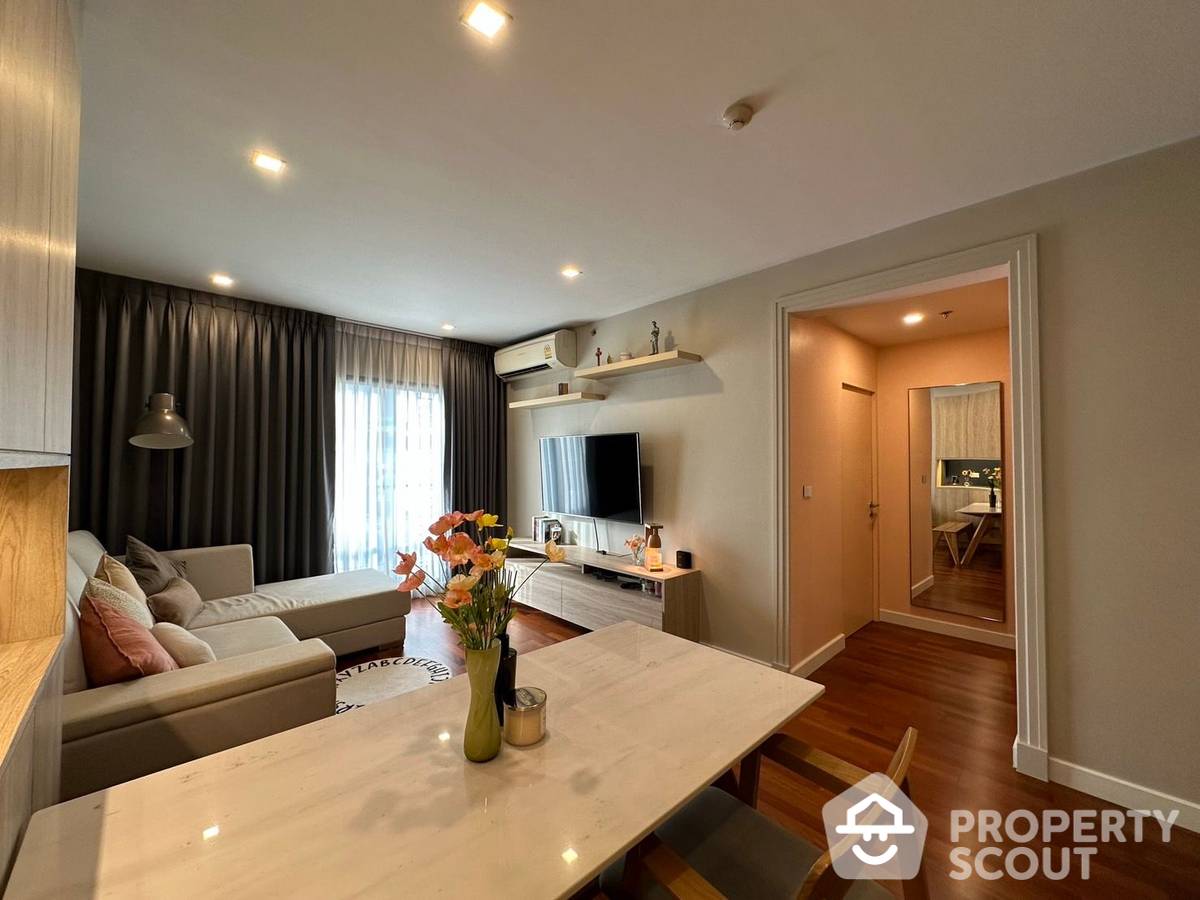 For SaleCondoSathorn, Narathiwat : 2-BR Condo at The Seed Mingle Sathorn-Suanplu near BTS Sala Daeng