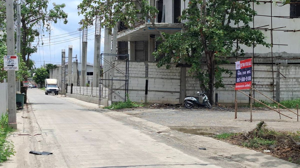 For SaleLandLadkrabang, Suwannaphum Airport : Land for sale, beautiful plot in the heart of Prawet, best location on Sukhaphiban 2 Road