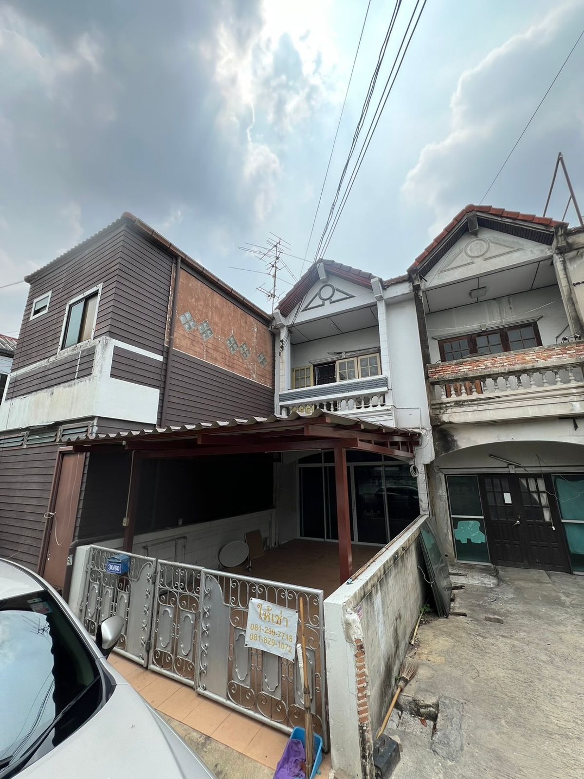 ขายทาวน์โฮมแจ้งวัฒนะ เมืองทอง : ขายทาวน์โฮม/โฮมออฟฟิศ ใกล้รถไฟฟ้าสายสีชมพูเพียง 2 นาที ! ติดถนนเลี่ยงเมืองปากเกร็ด อัมพรไพศาล น้ำไม่ท่วม