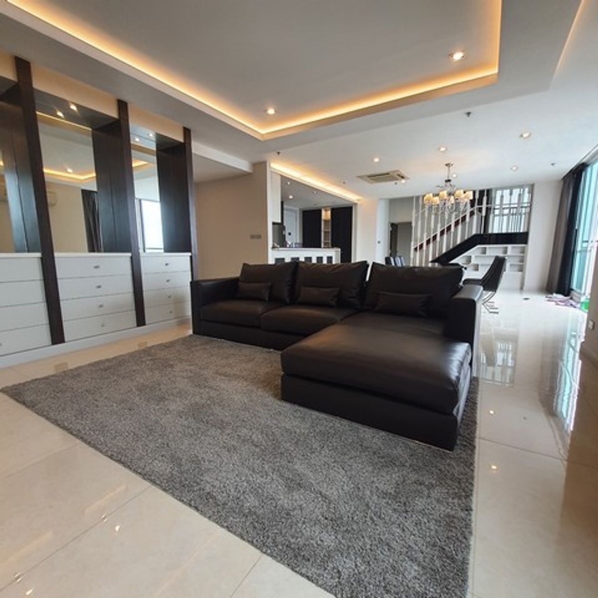 ให้เช่าคอนโดรามคำแหง หัวหมาก : รหัสC6777 ให้เช่าคอนโด Penthouse Duplex 2ชั้น เดอะโฟร์วิงส์ เรสซิเดนซ์ ศรีนครินทร์ 3 ห้องนอน