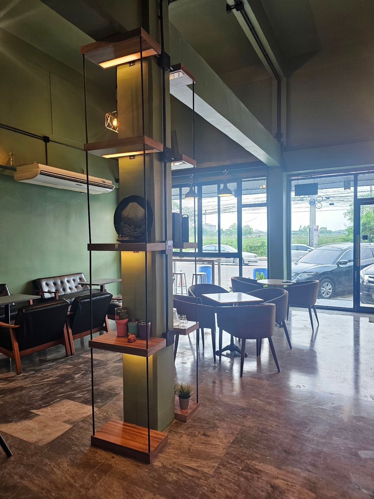 For RentShop HousePathum Thani,Rangsit, Thammasat : 💥 Rent a 2 -room building, size 336 sqm. 3 floors + 1 mezzanine, 1 floor, make a coffee shop with 💥