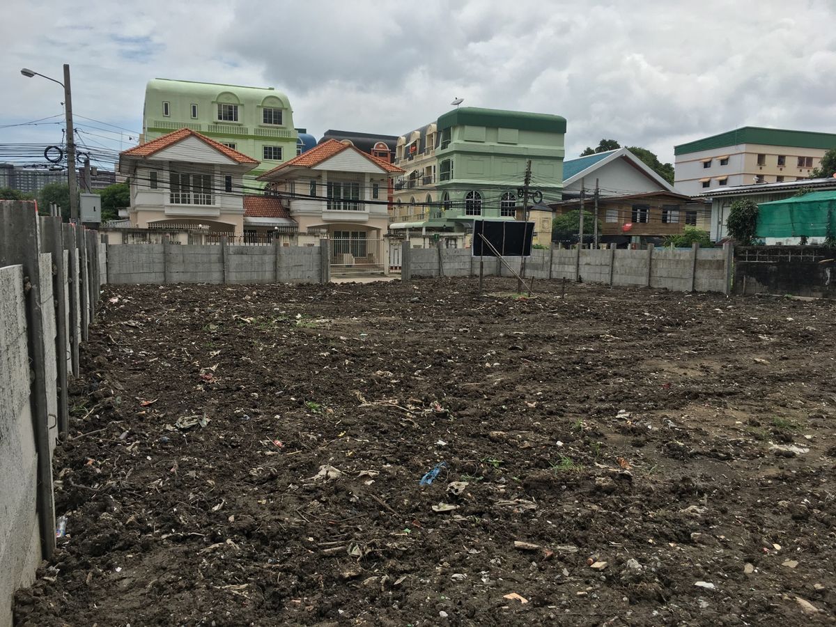 ขายที่ดินเกษตรศาสตร์ รัชโยธิน : ขายด่วนที่ดินรัชโยธิน 189 ตรว. ติดถนนรัชดาภิเษก ตรงข้ามธนาคารไทยพาณิชย์สำนักงานใหญ่