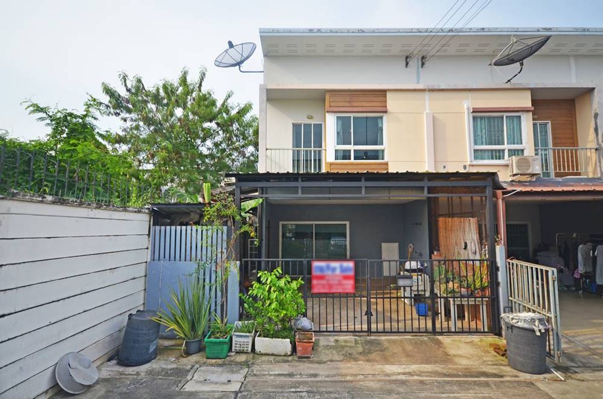 For RentTownhomePattanakan, Srinakarin : Town home villete lite For Rent Soi Pattanakarn 38 corner unit