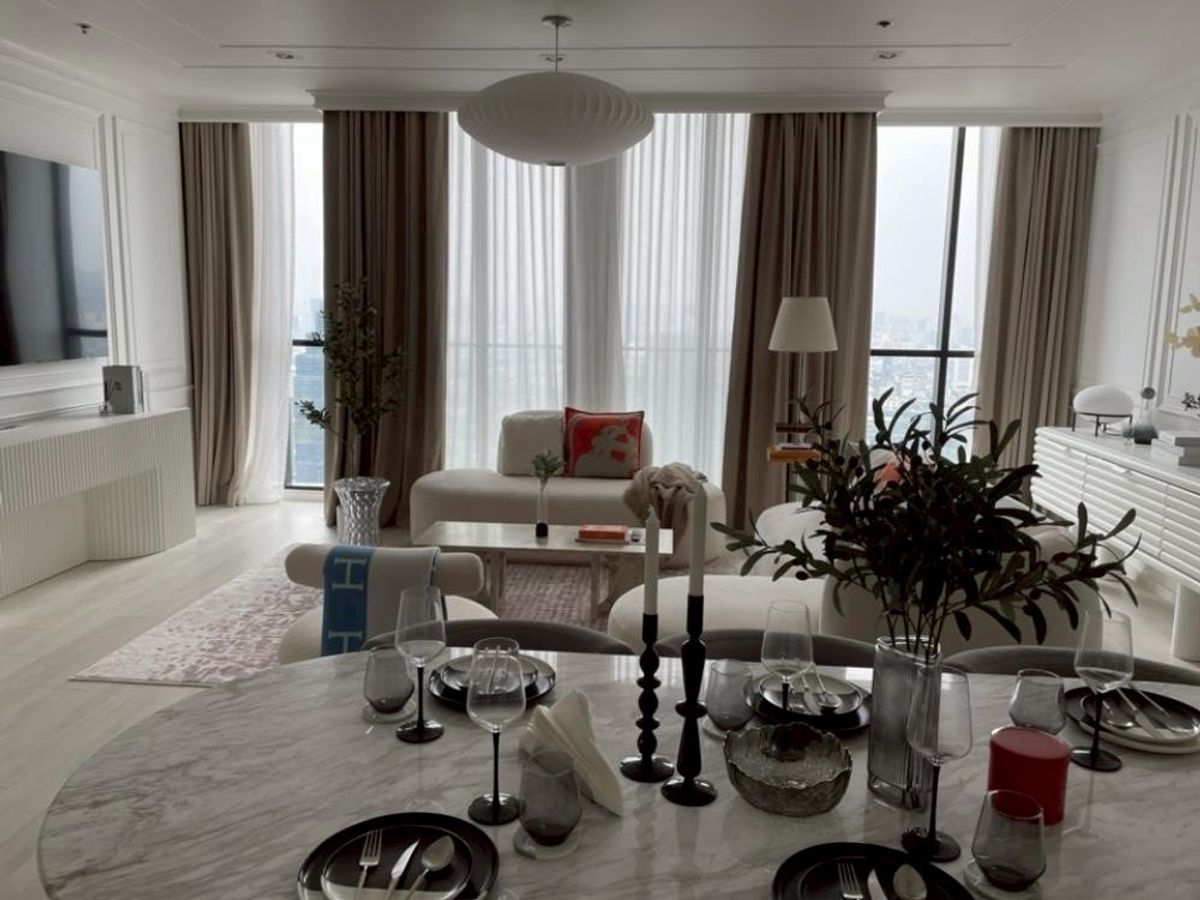 For SaleCondoWitthayu, Chidlom, Langsuan, Ploenchit : Amazing decorated with private lift, high floor, next to BTS Ploenchit✨Noble Ploenchit✨2 bedrooms, 2 bathrooms, size 114.51 sq m, near BTS Ploenchit Tel.0982645161 