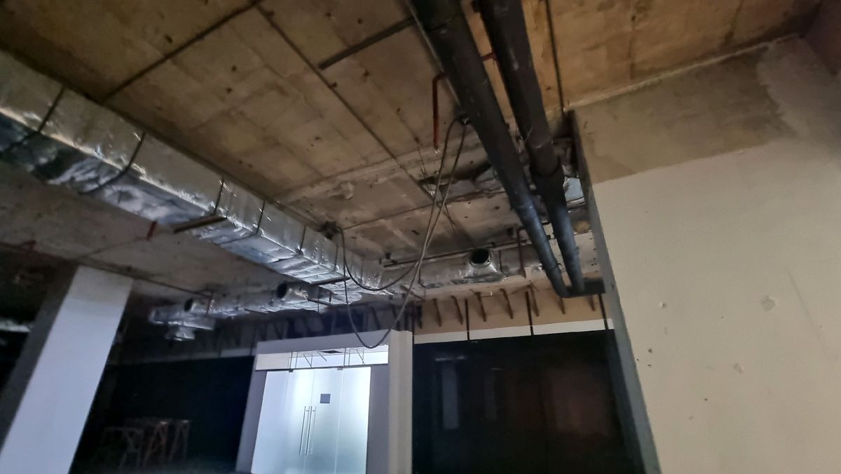 For RentRetail SpaceWitthayu, Chidlom, Langsuan, Ploenchit : BTS Ploenchit, rent a large space for opening a shop. owner for consider every business. G floor 1007 sq.m.,  