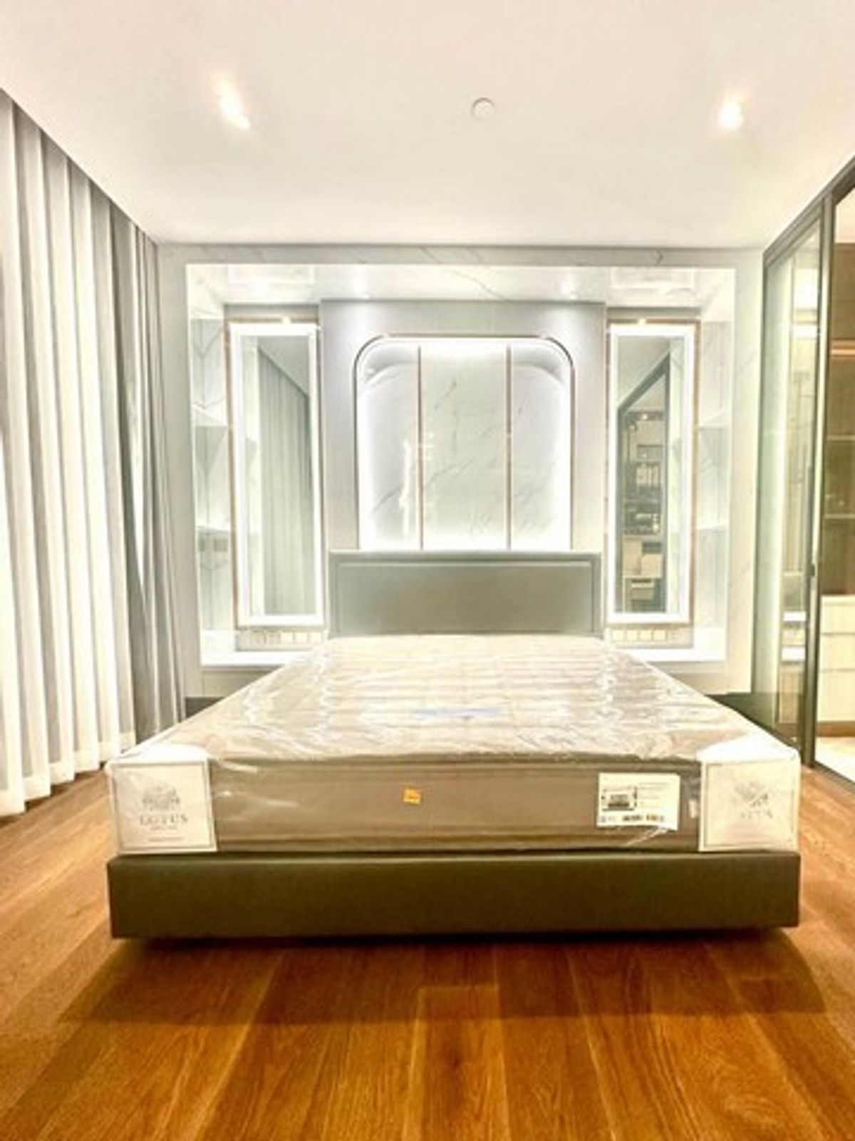 For RentCondoSathorn, Narathiwat : Rent Supalai Icon Sathorn, size 45 sq.m., 20th floor, new room, complete furniture Ready to move in immediately