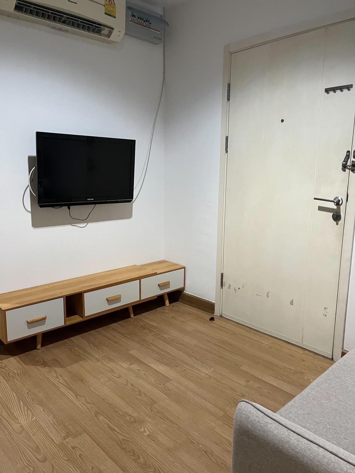 For SaleCondoKhlongtoei, Kluaynamthai : Urgent sale, cheap, Aspai, Rama 4, near BTS Ekkamai 800 m. Interested in negotiating @condobkk (with @) Code H33055