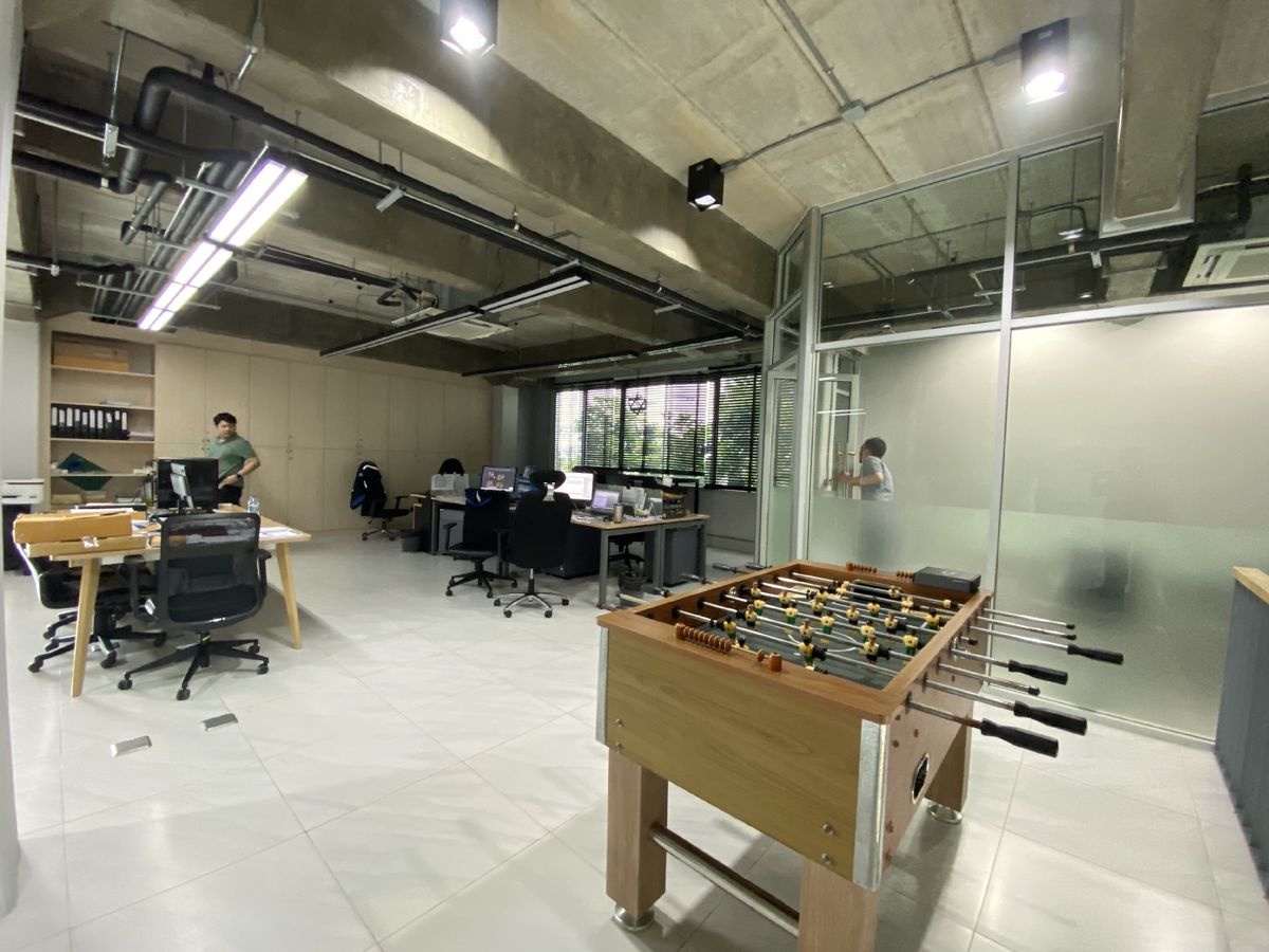 For SaleOfficePathum Thani,Rangsit, Thammasat : Selling office+6 rai of land warehouse, next to the Lam Luk Ka Expressway (Tor. 9), Pathum Thani Province, excellent location (negotiable price)