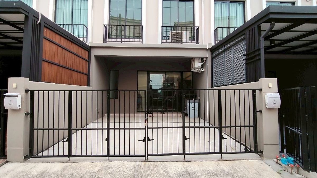 ให้เช่าทาวน์โฮมบางแค เพชรเกษม : ✨ ขาย / ให้เช่า ทาวน์โฮมหรู สไตล์ Colonial Classic บ้านใหม่มาก! ยังไม่เคยอยู่อาศัย ✨