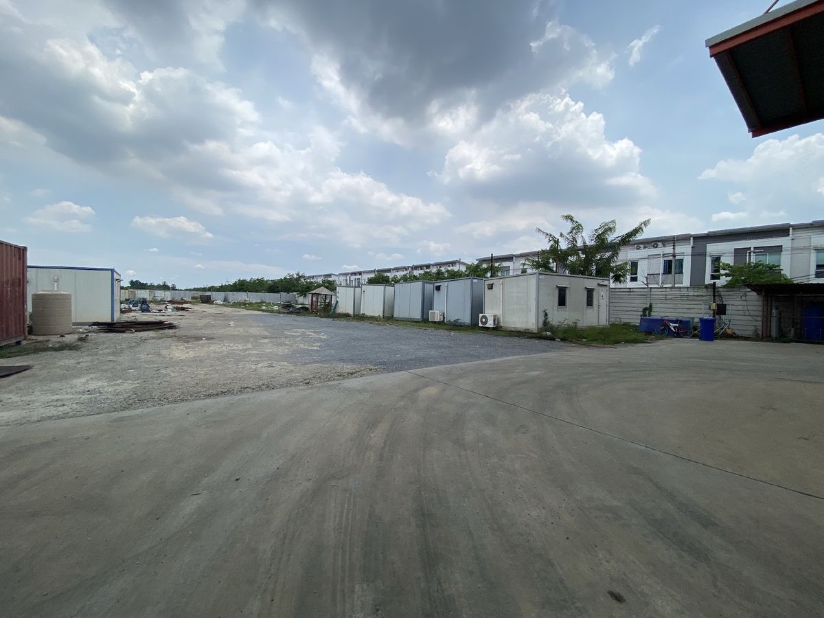 For SaleOfficePathum Thani,Rangsit, Thammasat : Selling office+6 rai of land warehouse, next to the Lam Luk Ka Expressway (Tor. 9), Pathum Thani Province, excellent location (negotiable price)