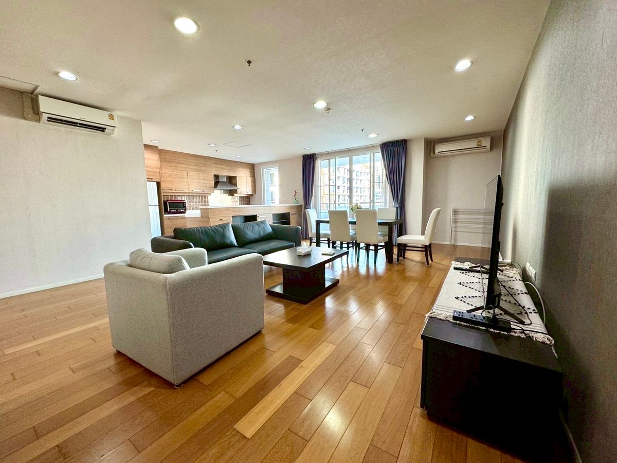 ให้เช่าคอนโดสุขุมวิท อโศก ทองหล่อ : ให้เช่า! คอนโดห้องใหญ่ใจกลางทองหล่อ – Villa Sikhara ห้อง 2 ห้องนอน 2 ห้องน้ำ ขนาดกว้างขวางถึง 128 ตร.ม. ชั้น 4