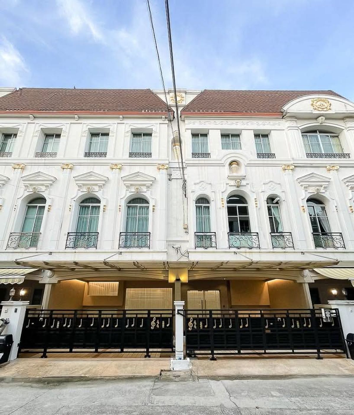 ให้เช่าโฮมออฟฟิศพระราม 3 สาธุประดิษฐ์ : 🔥ให้เช่า TOWNHOUSE บ้านกลางกรุง พระราม3  4+1นอน 425ตรม.🔥