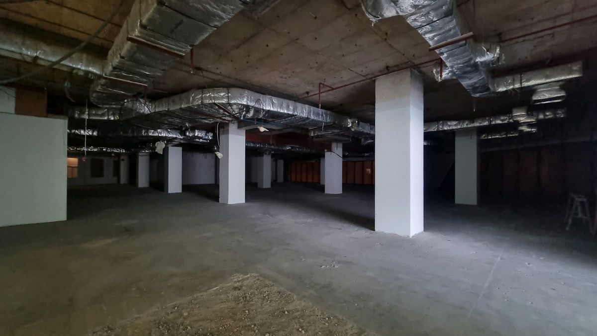 For RentRetail SpaceWitthayu, Chidlom, Langsuan, Ploenchit : BTS Ploenchit, rent a large space for opening a shop. owner for consider every business. G floor 1007 sq.m.,  