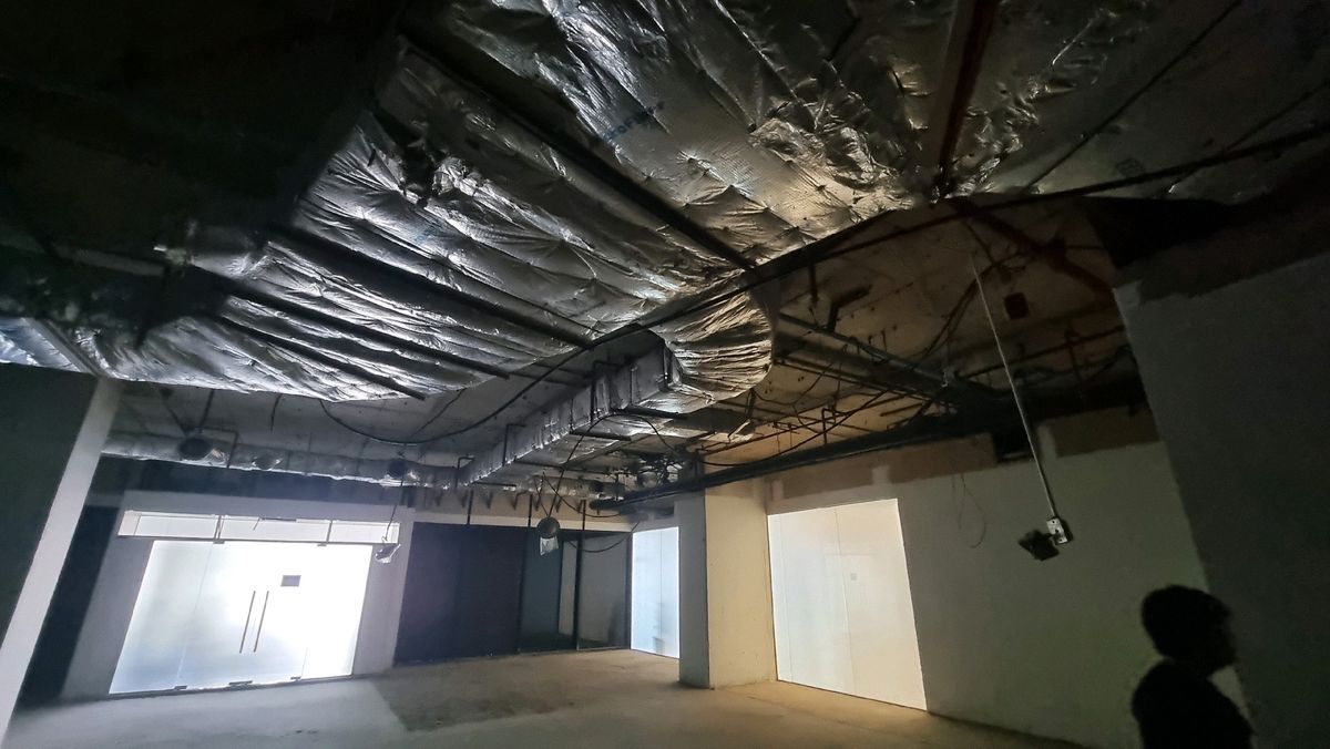 For RentRetail SpaceWitthayu, Chidlom, Langsuan, Ploenchit : BTS Ploenchit, rent a large space for opening a shop. owner for consider every business. G floor 1007 sq.m.,  