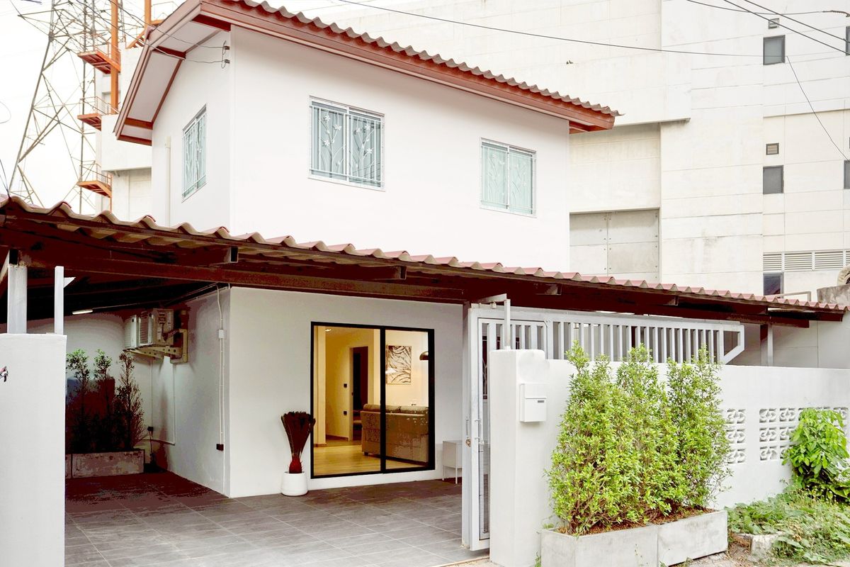 For RentTownhomeRatchadapisek, Huaikwang, Suttisan : HK0459♛ Rent 3 Bedrooms ⚝ Single House ♜ Near MRT Huai Khwang ∞099-5919653,065-9423251▚Line@surreside