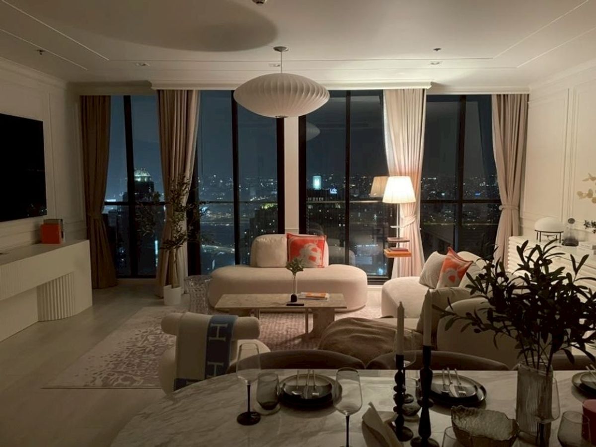 For SaleCondoWitthayu, Chidlom, Langsuan, Ploenchit : Amazing decorated with private lift, high floor, next to BTS Ploenchit✨Noble Ploenchit✨2 bedrooms, 2 bathrooms, size 114.51 sq m, near BTS Ploenchit Tel.0982645161 