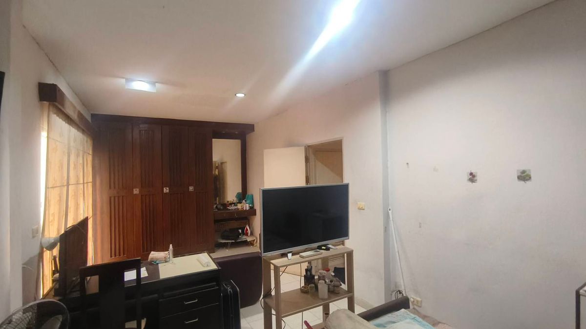 For SaleTownhomePathum Thani,Rangsit, Thammasat : Corner townhouse, large area with koi pond, can park up to 4 cars.