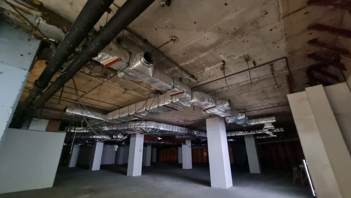 For RentRetail SpaceWitthayu, Chidlom, Langsuan, Ploenchit : BTS Ploenchit, rent a large space for opening a shop. owner for consider every business. G floor 1007 sq.m.,  