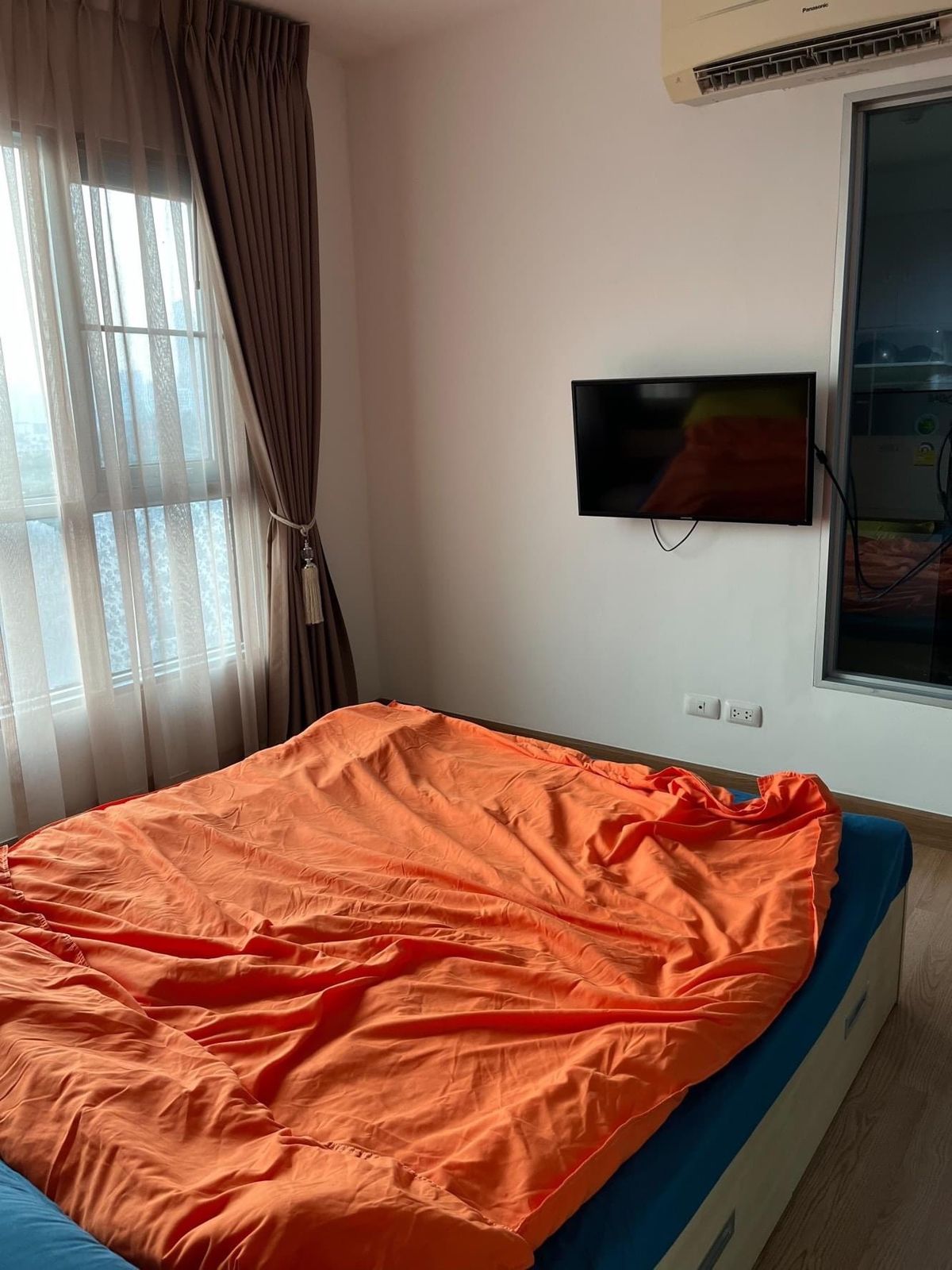 For SaleCondoKhlongtoei, Kluaynamthai : Urgent sale, cheap, Aspai, Rama 4, near BTS Ekkamai 800 m. Interested in negotiating @condobkk (with @) Code H33055