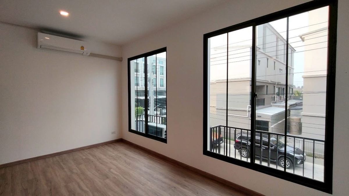 ให้เช่าทาวน์โฮมบางแค เพชรเกษม : ✨ ขาย / ให้เช่า ทาวน์โฮมหรู สไตล์ Colonial Classic บ้านใหม่มาก! ยังไม่เคยอยู่อาศัย ✨