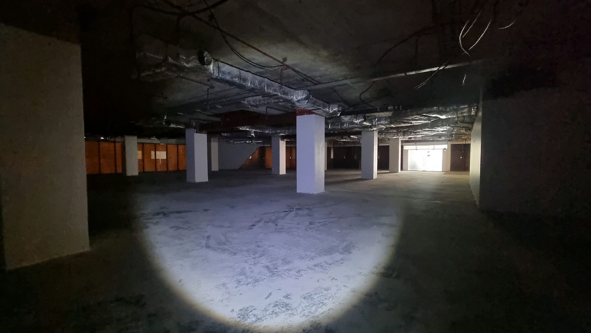 For RentRetail SpaceWitthayu, Chidlom, Langsuan, Ploenchit : BTS Ploenchit, rent a large space for opening a shop. owner for consider every business. G floor 1007 sq.m.,  