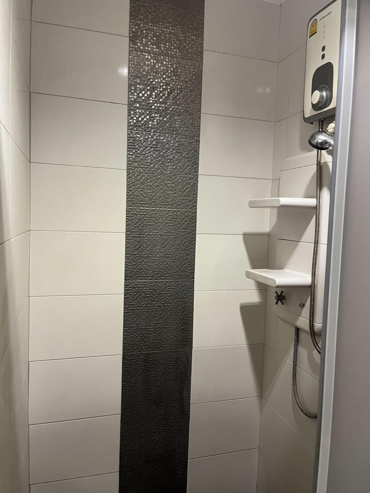 For SaleCondoKhlongtoei, Kluaynamthai : Urgent sale, cheap, Aspai, Rama 4, near BTS Ekkamai 800 m. Interested in negotiating @condobkk (with @) Code H33055