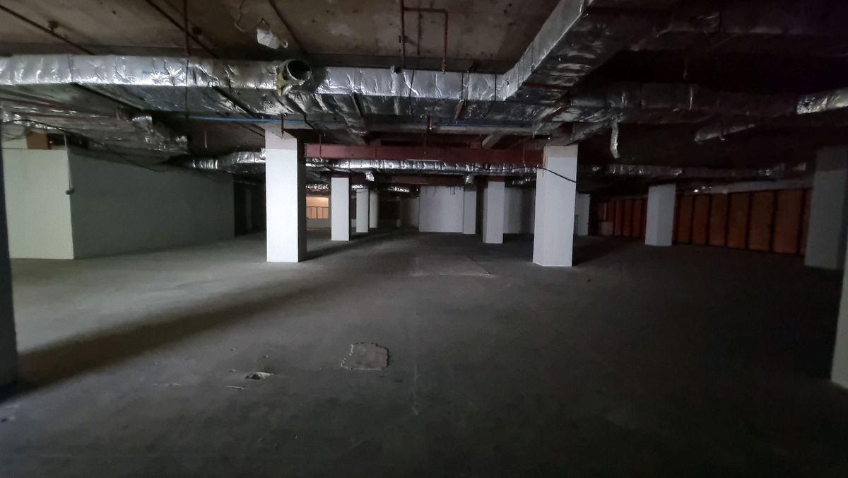 For RentRetail SpaceWitthayu, Chidlom, Langsuan, Ploenchit : BTS Ploenchit, rent a large space for opening a shop. owner for consider every business. G floor 1007 sq.m.,  