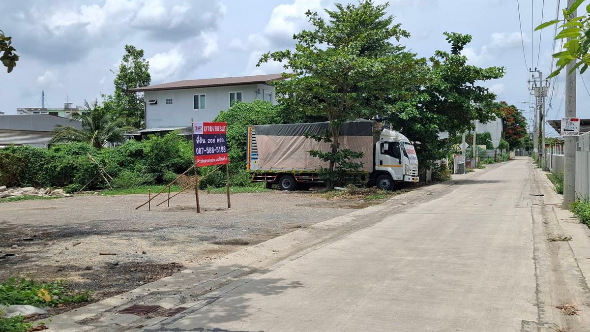 For SaleLandLadkrabang, Suwannaphum Airport : Land for sale, beautiful plot in the heart of Prawet, best location on Sukhaphiban 2 Road