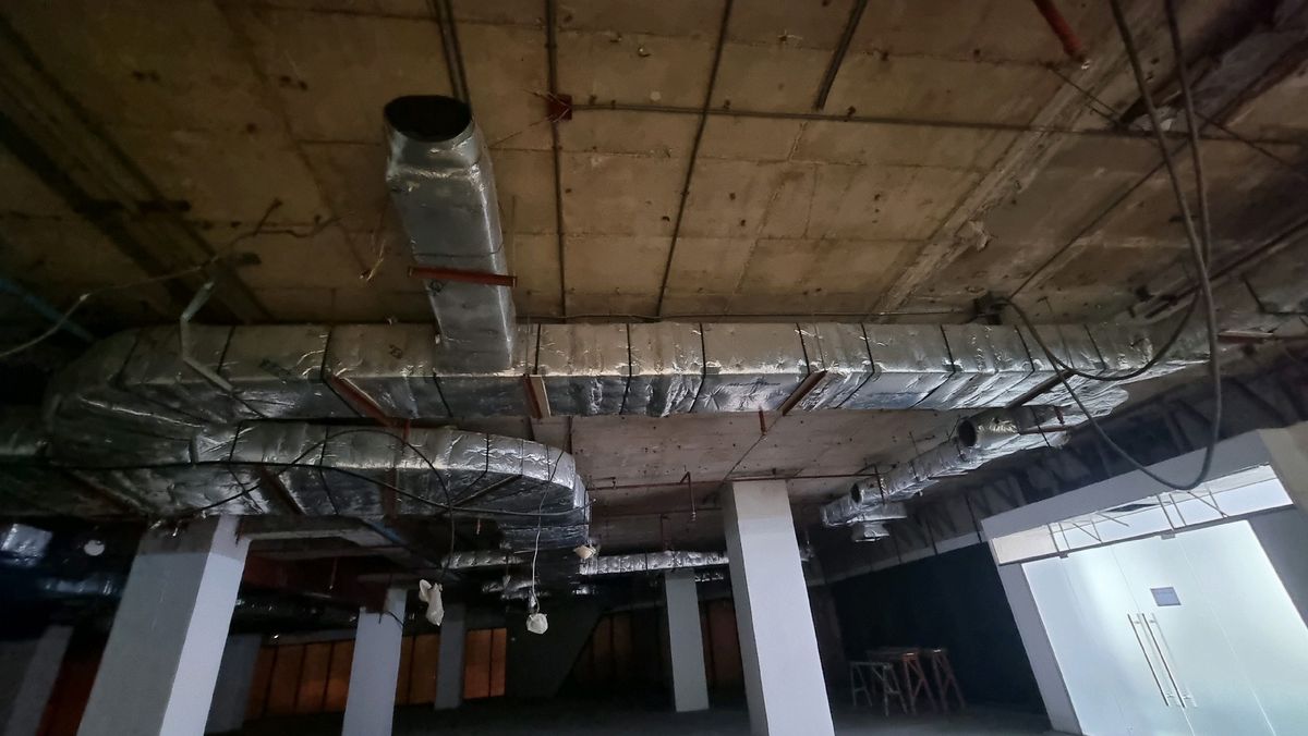 For RentRetail SpaceWitthayu, Chidlom, Langsuan, Ploenchit : BTS Ploenchit, rent a large space for opening a shop. owner for consider every business. G floor 1007 sq.m.,  