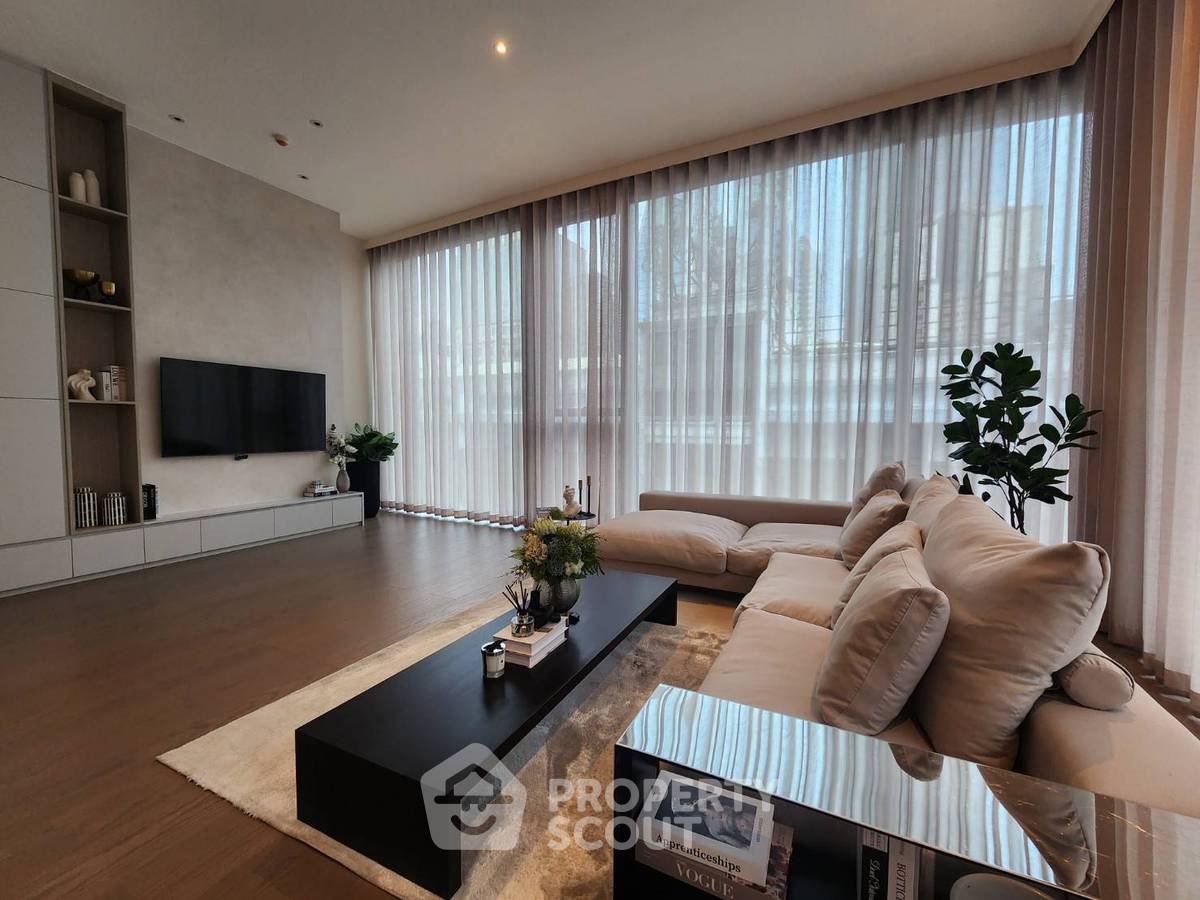 For SaleCondoWitthayu, Chidlom, Langsuan, Ploenchit : 2-BR Condo at SCOPE Langsuan near BTS Chit Lom