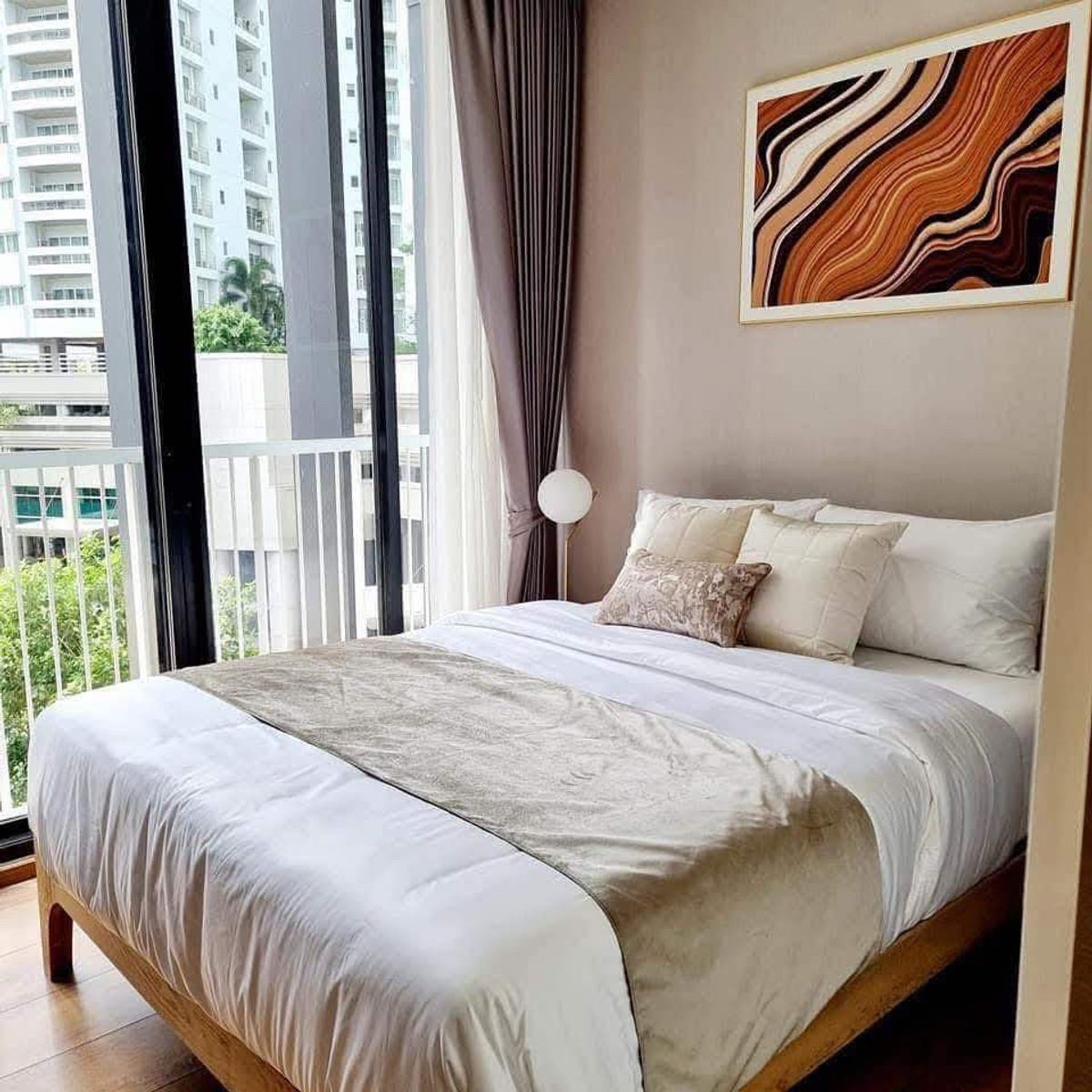 For RentCondoSukhumvit, Asoke, Thonglor : Park Origin 24 condo for rent in the city luxury condo. (Sukhumvit-Phrom Phong) Beautiful room ready to move in Interested in greeting