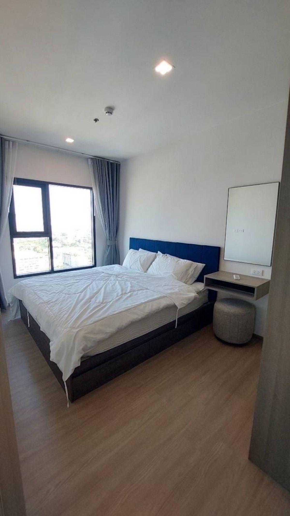 ให้เช่าคอนโดพระราม 9 เพชรบุรีตัดใหม่ RCA : ให้เช่าคอนโด The Base เพชรบุรี-ทองหล่อ คอนโดแต่งครบพร้อมเข้าอยู่ใกล้ทองหล่อ400เมตรมีบริการShuttle Vanบริการรับ-ส่งฟรีที่MRTเพชรบุรี!!