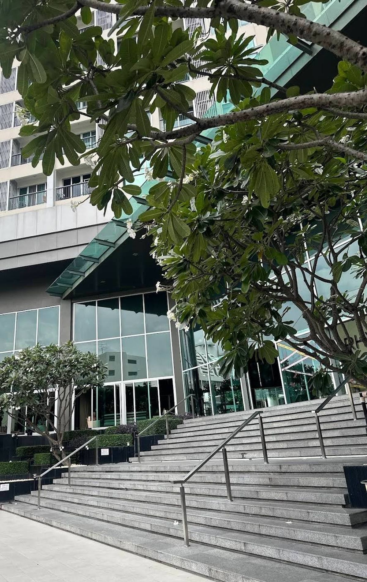 ขายคอนโดสาทร นราธิวาส : ขายด่วน One Bedroom 35.13 ตร.ม. ตึก North ชั้น 23 เพียง 5.2 ล้านบาท