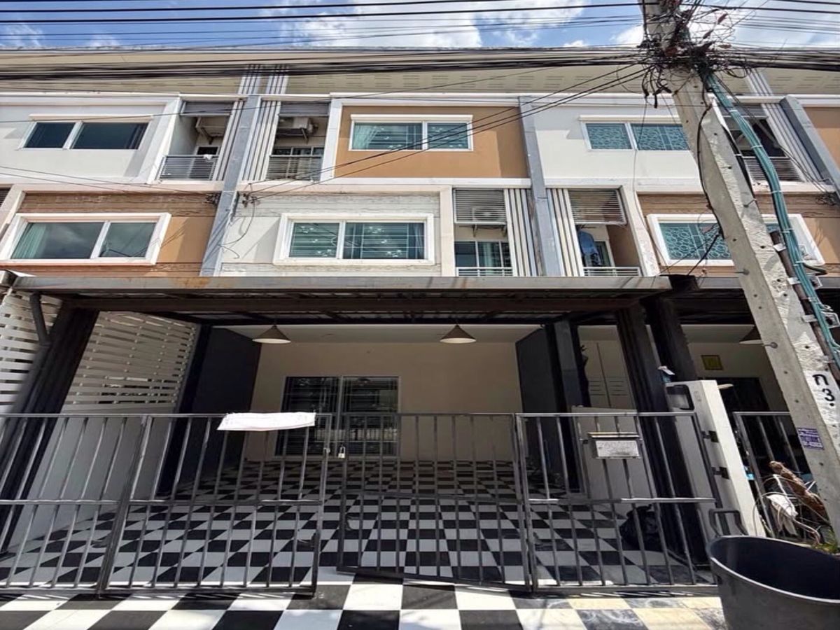 ให้เช่าทาวน์โฮมพัฒนาการ ศรีนครินทร์ : ให้เช่า ทาวน์โฮม 3 ชั้น โครงการ วิตเลต ซิตี้ พัฒนาการ 38 ใกล้ MRT ศรีนุช และ MRT กลันตัน มี 7-11 อยู่หน้าหมู่บ้าน