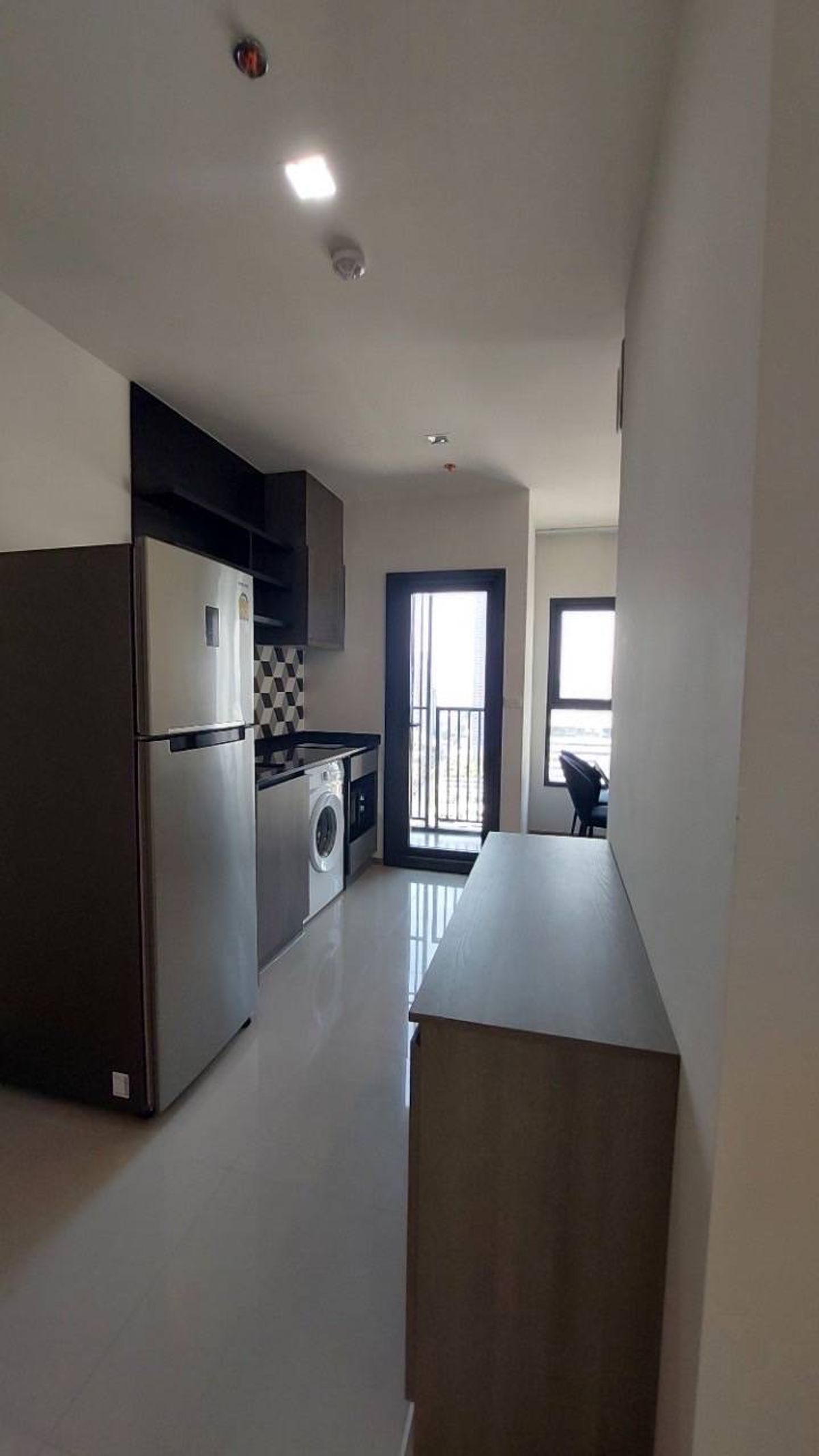 ให้เช่าคอนโดพระราม 9 เพชรบุรีตัดใหม่ RCA : ให้เช่าคอนโด The Base เพชรบุรี-ทองหล่อ คอนโดแต่งครบพร้อมเข้าอยู่ใกล้ทองหล่อ400เมตรมีบริการShuttle Vanบริการรับ-ส่งฟรีที่MRTเพชรบุรี!!