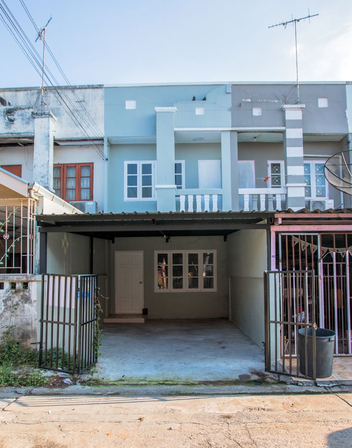 ขายทาวน์โฮมนนทบุรี บางใหญ่ บางบัวทอง : บ้านร่มเงาไม้ บางบัวทอง ซอยวัดลาดปลาดุก
