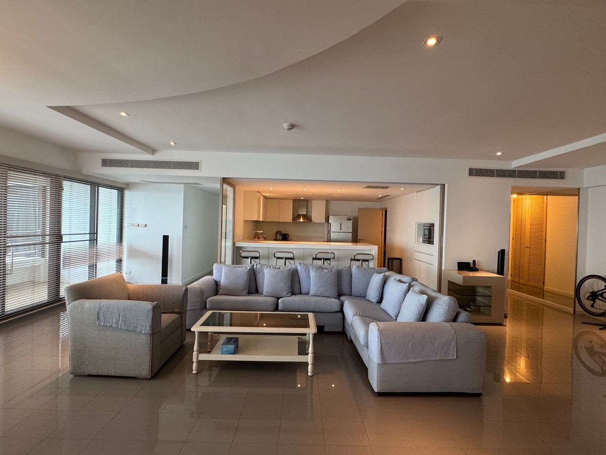For RentCondoPattaya, Bangsaen, Chonburi : ✨ For Rent: Luxury Condo at Ocean Marina San Marino Breathtaking Sea View with Private Boat Dock  Prime Location near Pattaya's Lifestyle Hotspots