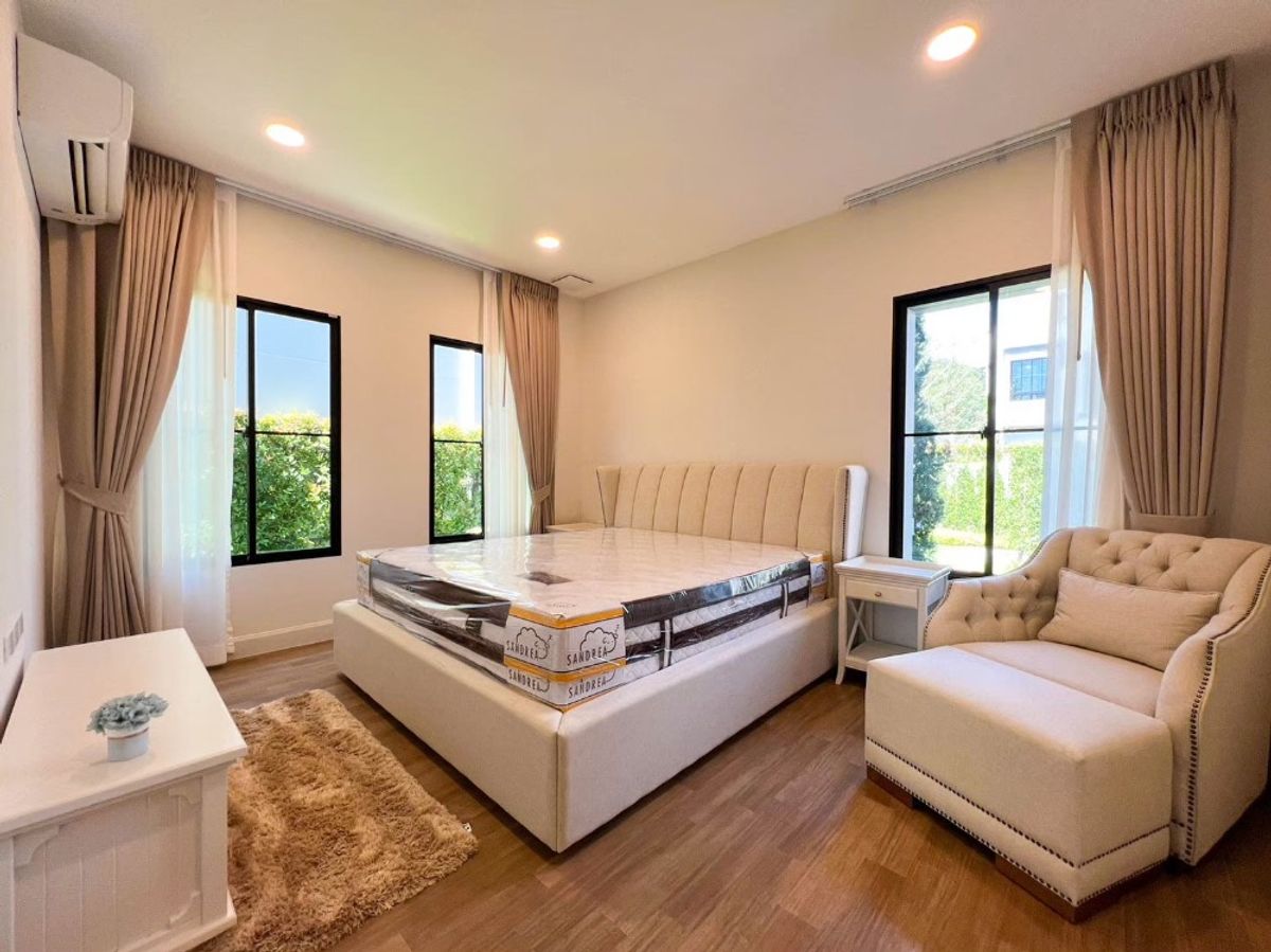 For RentTownhomePattanakan, Srinakarin : 🔥 Luxury French-Style Corner House for Rent – Nantawan Rama 9 | Fully Furnished, Private, Near Clubhouse, Tenant in Place!