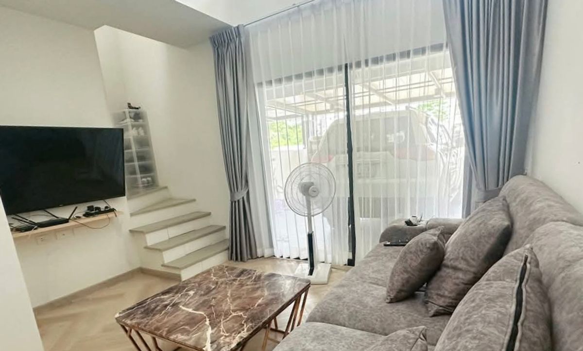 ให้เช่าทาวน์โฮมบางนา แบริ่ง ลาซาล : 🏡🌲TOWNHOME FOR RENT 🌷Altitude Kraf Bangna ทาวน์โฮม 3 ชั้น สไตล์มินิมอล Pet friendly 😺🐶 2 ห้องนอน ใกล้ Mega บางนา  มี Shuttle bus รับส่ง BTS Bangna  #LV-MO1907