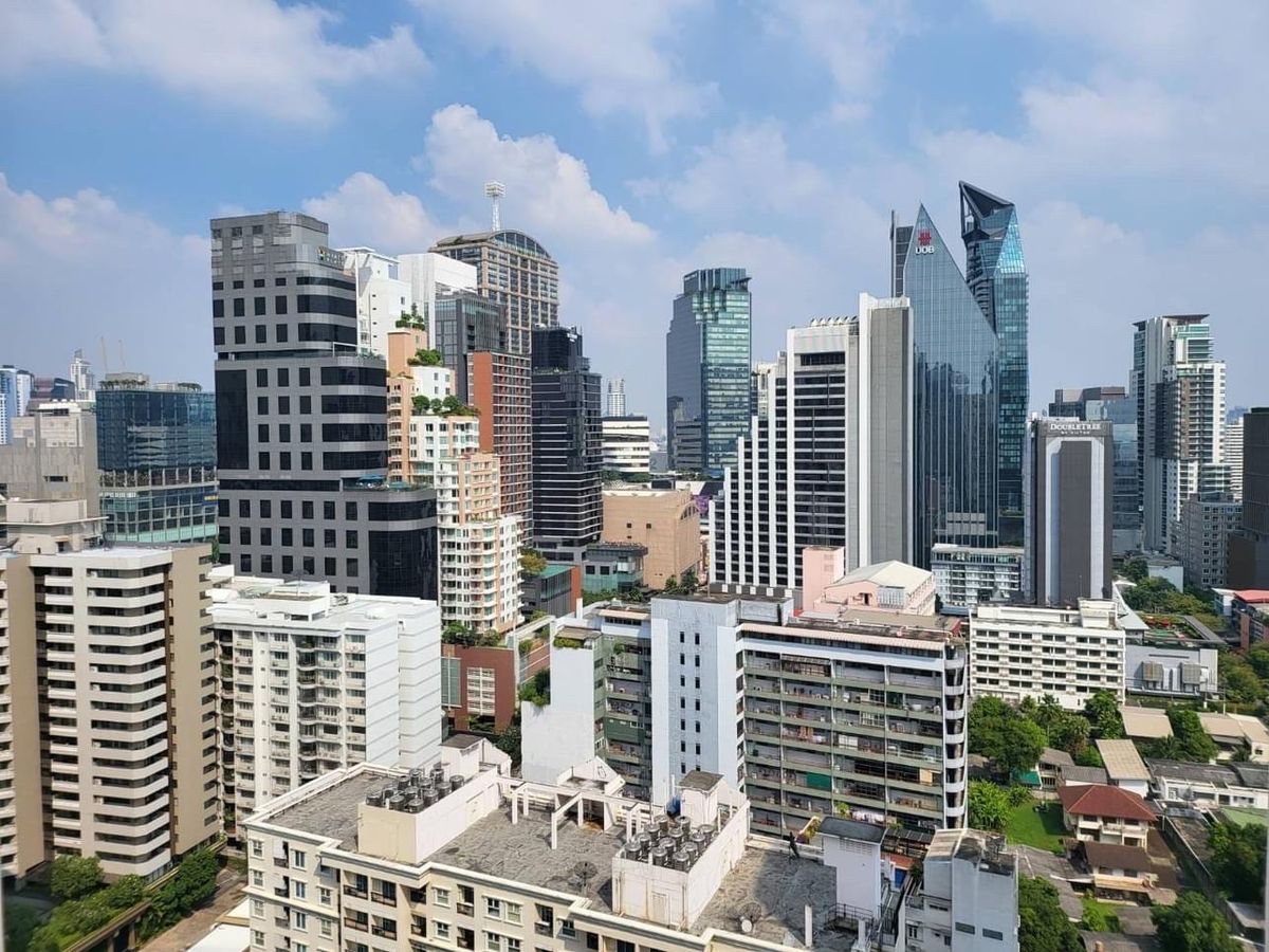 ขายคอนโดสุขุมวิท อโศก ทองหล่อ : 📢👇ขายพร้อมผู้เช่า ถึง พฤษภาคม 2569
ราคาดี เหมาะที่จะ อยู่อาศัย หรือ ลงทุนอยู่ใกล้กับ Em District เดินทางไปหลายเส้นทางได้อย่างง่ายดาย