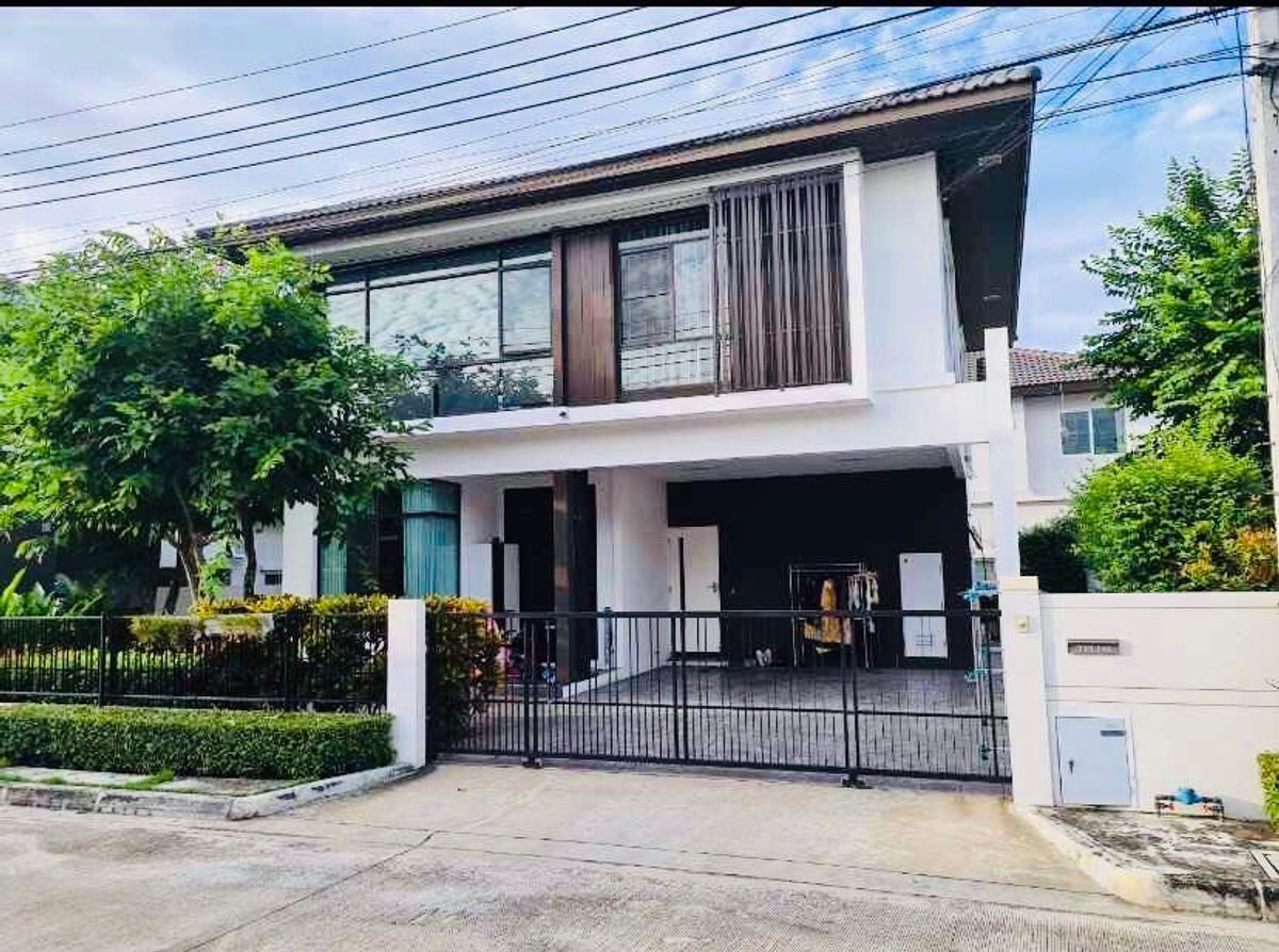 ให้เช่าบ้านนวมินทร์ รามอินทรา : ให้เช่า บ้านเดี่ยว 2 ชั้น มัณฑนา เลค วัชรพล โครงการ 2 (สายไหม 56) ใกล้ BTS คูคต ตกแต่งพร้อมเข้าอยู่