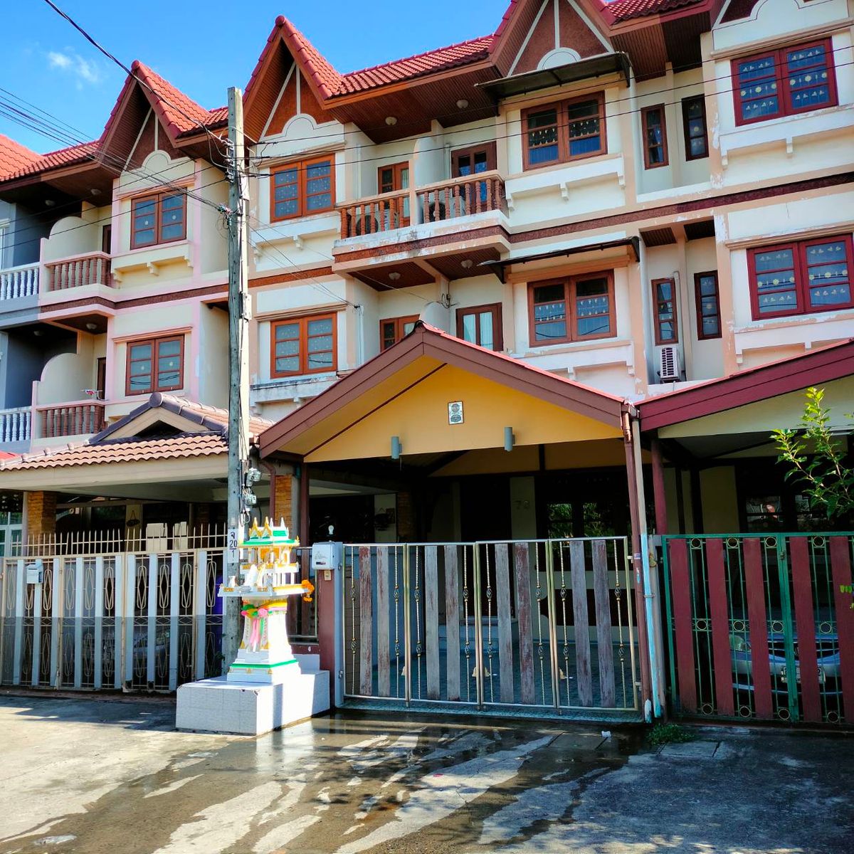 ขายทาวน์โฮมลาดพร้าว101 แฮปปี้แลนด์ : ขายทาวน์เฮาล์ ลาดพร้าว101แยก48
