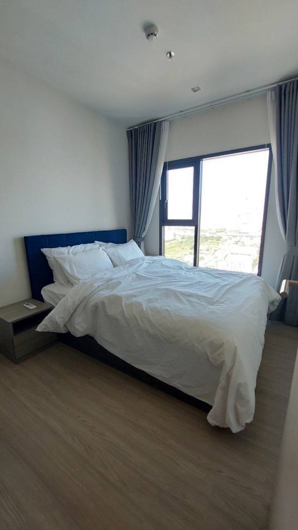 ให้เช่าคอนโดพระราม 9 เพชรบุรีตัดใหม่ RCA : ให้เช่าคอนโด The Base เพชรบุรี-ทองหล่อ คอนโดแต่งครบพร้อมเข้าอยู่ใกล้ทองหล่อ400เมตรมีบริการShuttle Vanบริการรับ-ส่งฟรีที่MRTเพชรบุรี!!