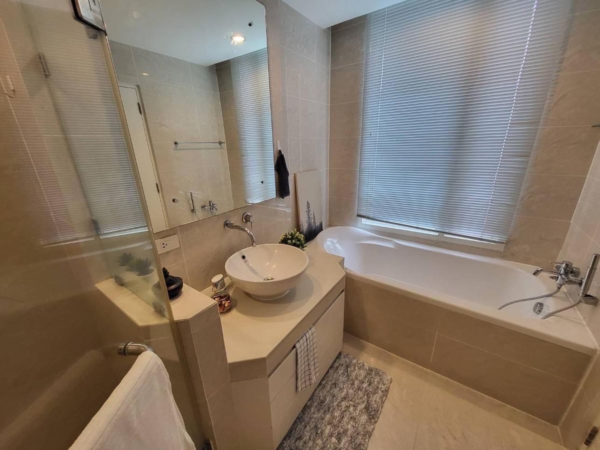 ขายคอนโดสุขุมวิท อโศก ทองหล่อ : 📢👇ขายพร้อมผู้เช่า ถึง พฤษภาคม 2569
ราคาดี เหมาะที่จะ อยู่อาศัย หรือ ลงทุนอยู่ใกล้กับ Em District เดินทางไปหลายเส้นทางได้อย่างง่ายดาย