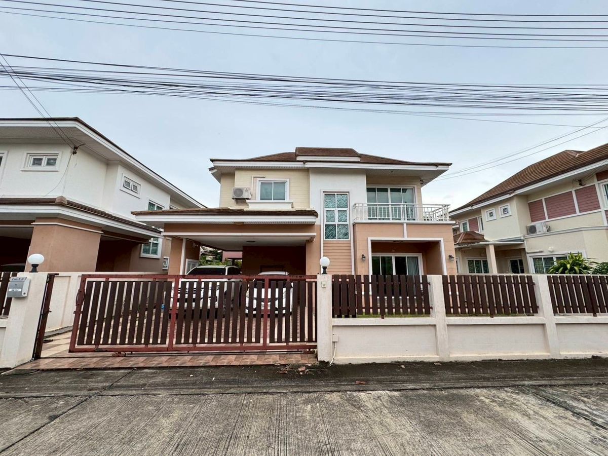 ให้เช่าบ้านพัทยา บางแสน ชลบุรี สัตหีบ : **พร้อมเข้าอยู่ทันที**  For rent ให้เช่าบ้านเดี่ยว 2 ชั้น / 2-Storey Detached house หมู่บ้าน ปิยวัฒน์ลากูน่าแอนด์การ์เด้น เฟส 8 อ่างศิลา (Piyawat Laguna and Garden, Phase 8, Ang Sila)